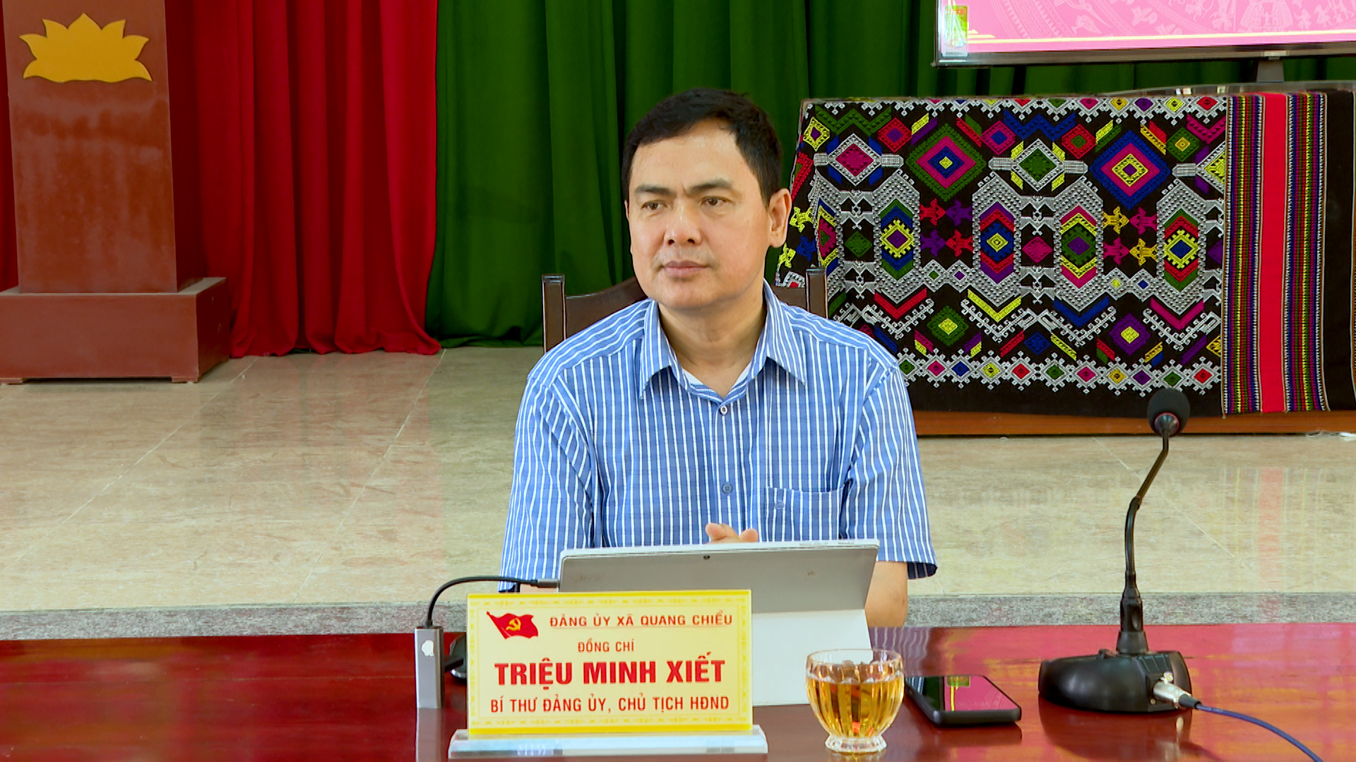 Anh-tin-bai